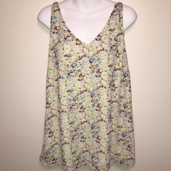 Cabi #275 Scatter Print Cami Floral Blouse Size XS - Picture 6 of 9